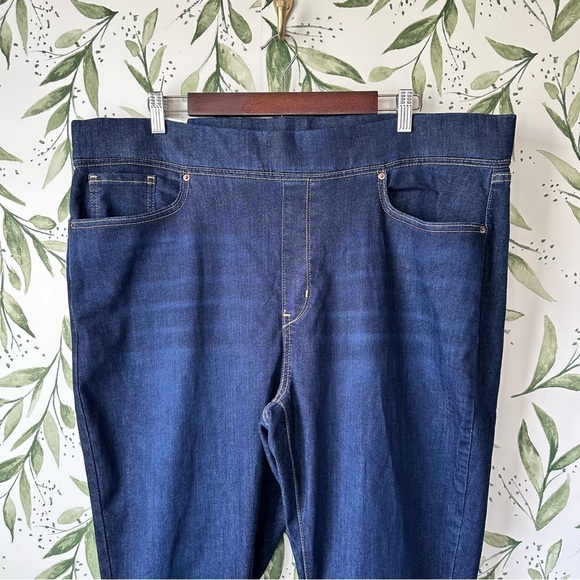 NWT Levi Strauss Signature Gold Totally Shaping Pull On Bootcut Jeans. 22 Short. - Picture 5 of 13